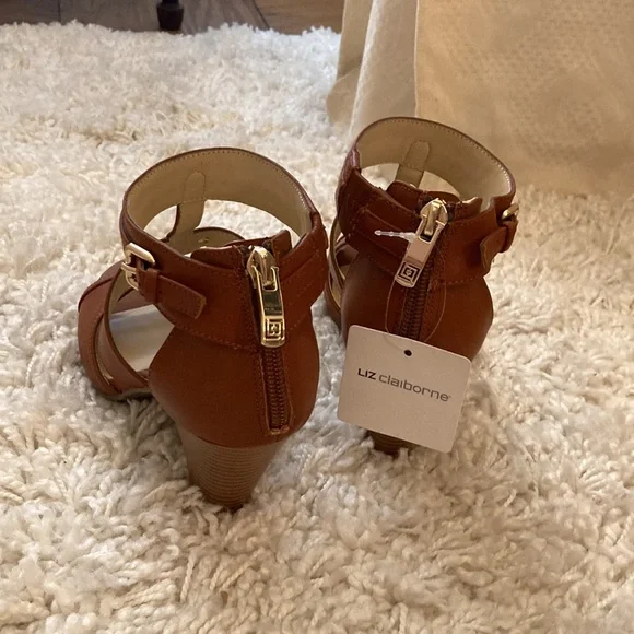 Liz Claiborne Sandal - Picture 5 of 6